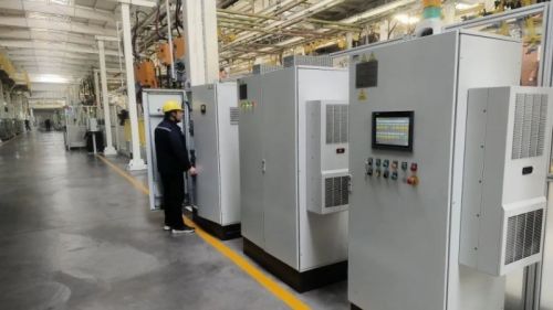 專(zhuān)業(yè)之選 傾聽(tīng)汽車(chē)行業(yè)領(lǐng)軍者為何青睞德國(guó)威圖Rittal操作臺(tái)